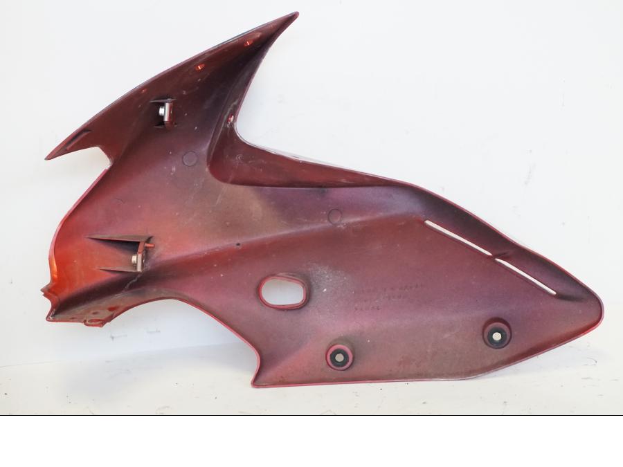 Baksidan på Toppkåpa från en Kawasaki ZR-7 -2001 motorcykel.