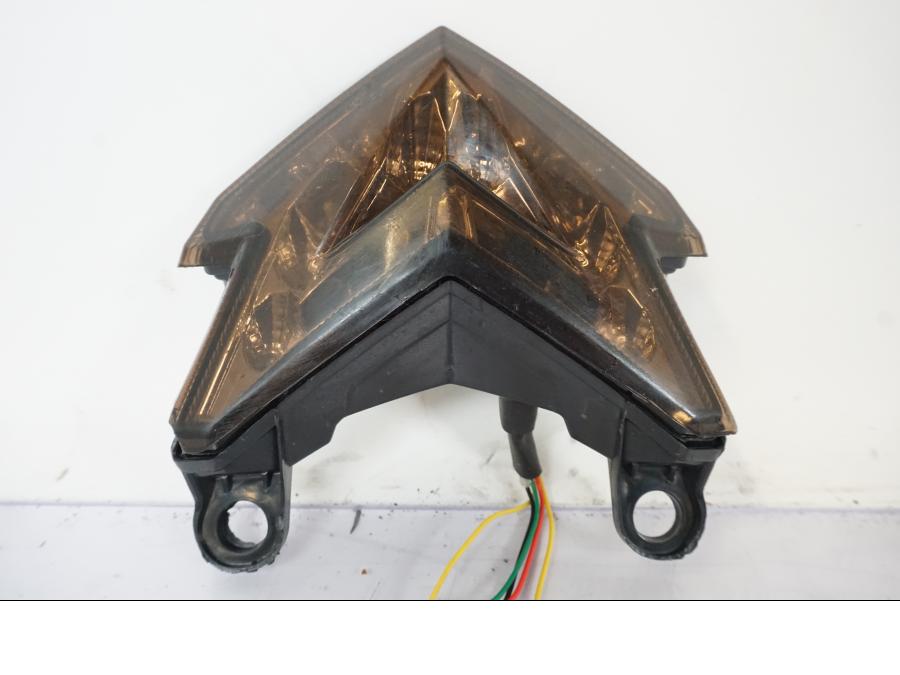 Snett nerifrån på Baklampa från en Kawasaki ZX-6R -2011 motorcykel.