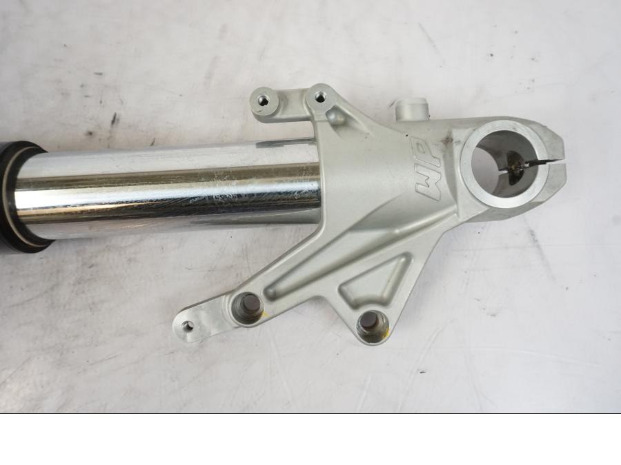 Baksidan på Gaffelben från en KTM 990 Super Duke -2006 motorcykel.