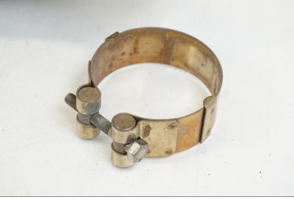 Baksidan på Ljuddämpare från en Aprilia Tuono V4R -2011 motorcykel.