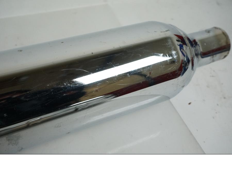 Snett nerifrån på Ljuddämpare från en H-D Touring Road King Classic FLHRCI -1997 motorcykel.