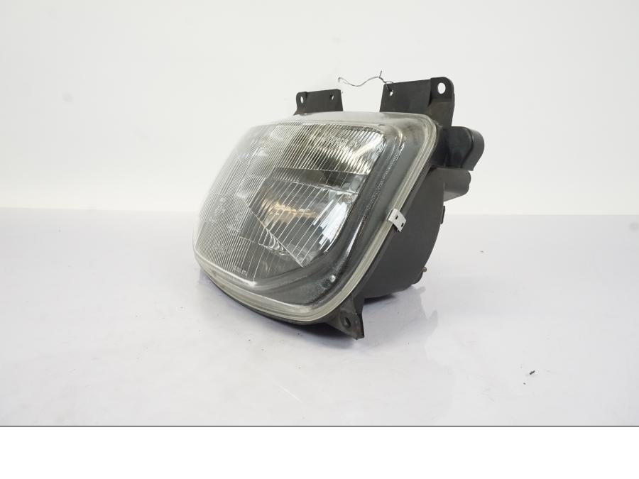 Snett nerifrån på Strålkastare från en BMW R 1150 RS -2003 motorcykel.