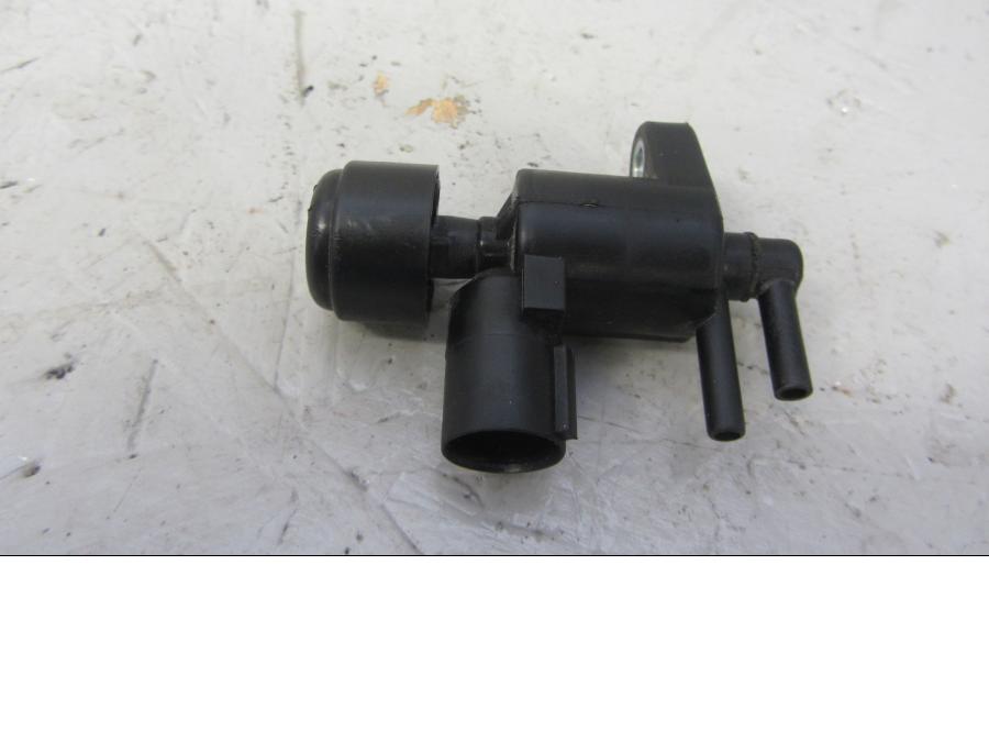 Framsidan på Luftburksensor från en Honda CB 1000 R -2010 motorcykel.