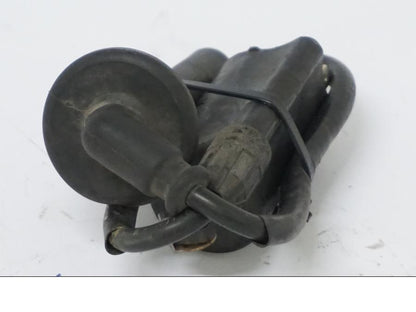 Vänster sida på Tändspole från en Honda VFR 750 -1990 motorcykel.