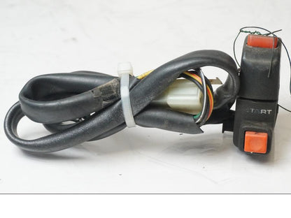 Framsidan på Styrelreglage från en Honda XL 600 V -1987 motorcykel.