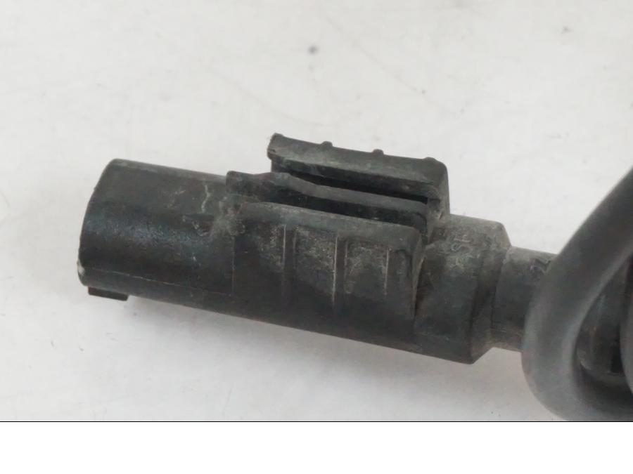 Baksidan på ABS givare från en BMW F 800 GS -2008 motorcykel.