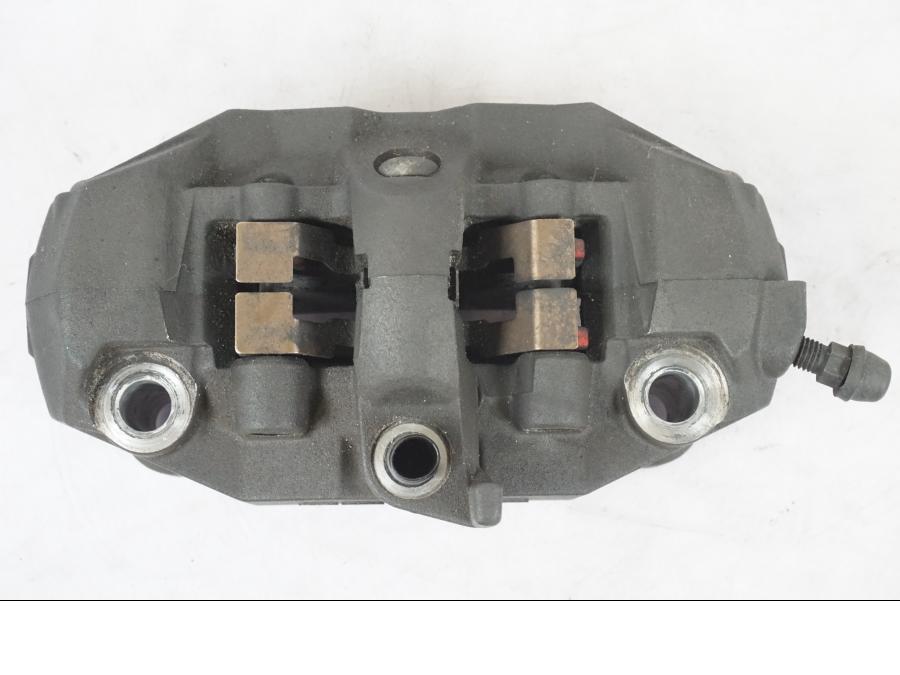 Baksidan på Bromsok från en Suzuki GSX-R 750 -2007 motorcykel.