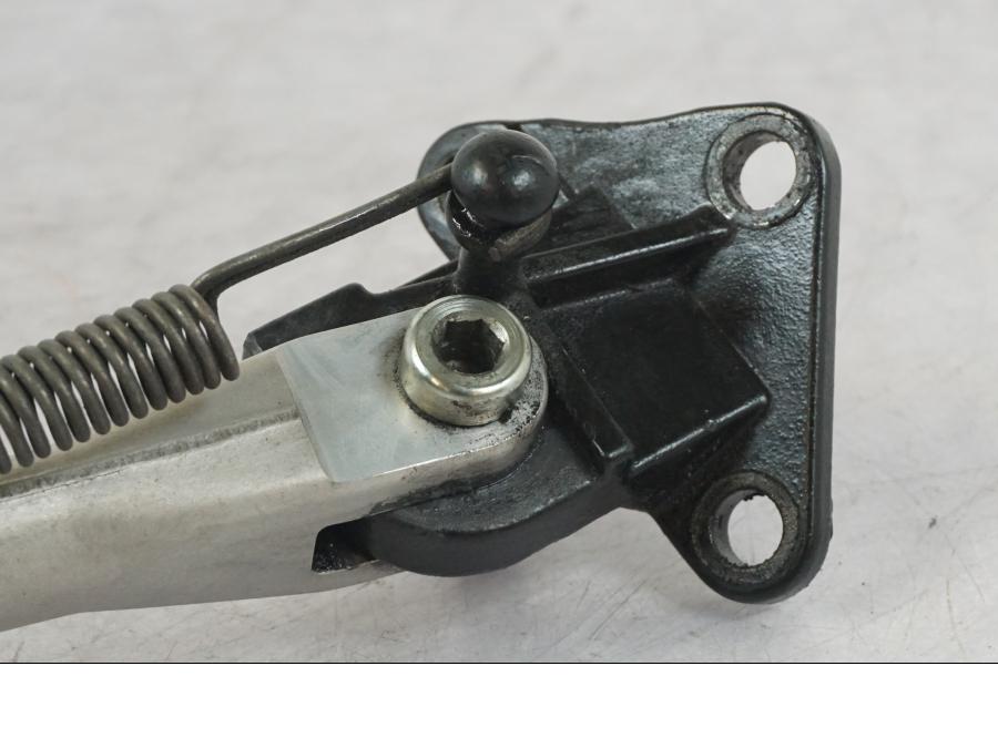 Höger sida på Sidostöd från en Triumph Daytona 955I -2000 motorcykel.