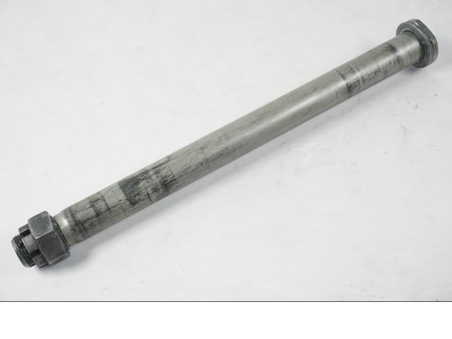 Framsidan på Axel från en Kawasaki ZX-6R -2005 motorcykel.