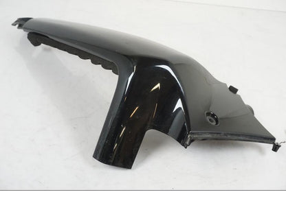 Vänster sida på Sidkåpa från en Suzuki VZR 1800 -2009 motorcykel.