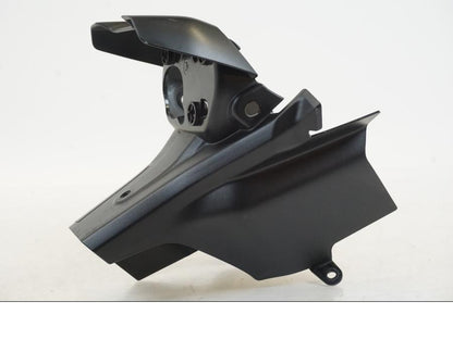 Snett uppifrån på Instrumentkåpa från en Yamaha YZF R7 -2022 motorcykel.