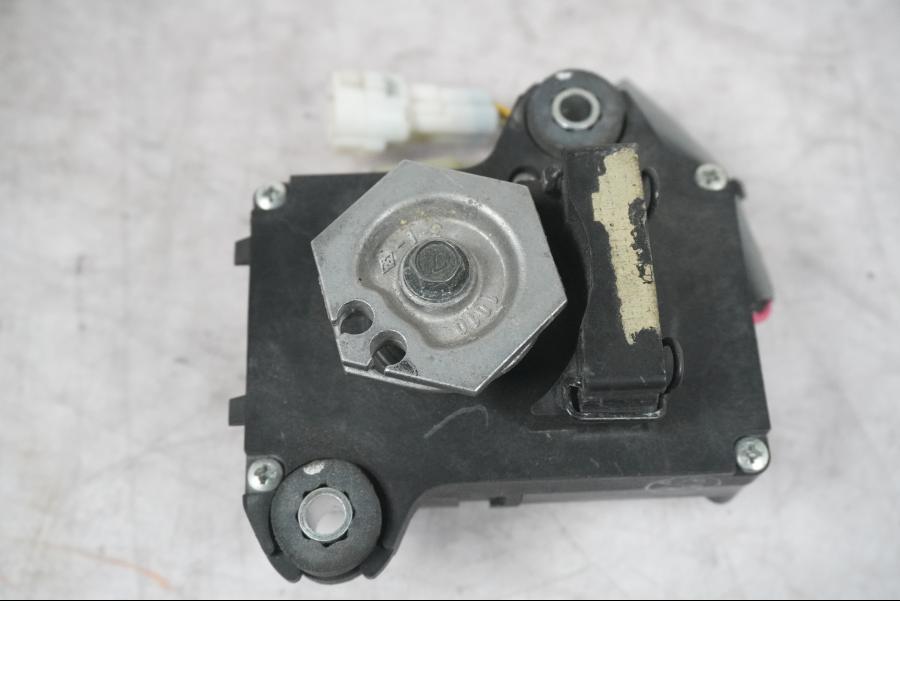 Höger sida på Avgasspjällmotor från en Kawasaki ZX-10R -2008 motorcykel.