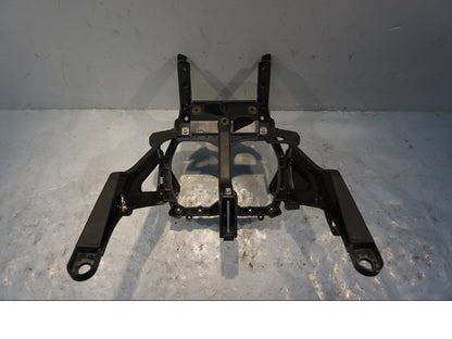 Vänster sida på Toppkåpstag från en Yamaha XT 1200 Z -2011 motorcykel.