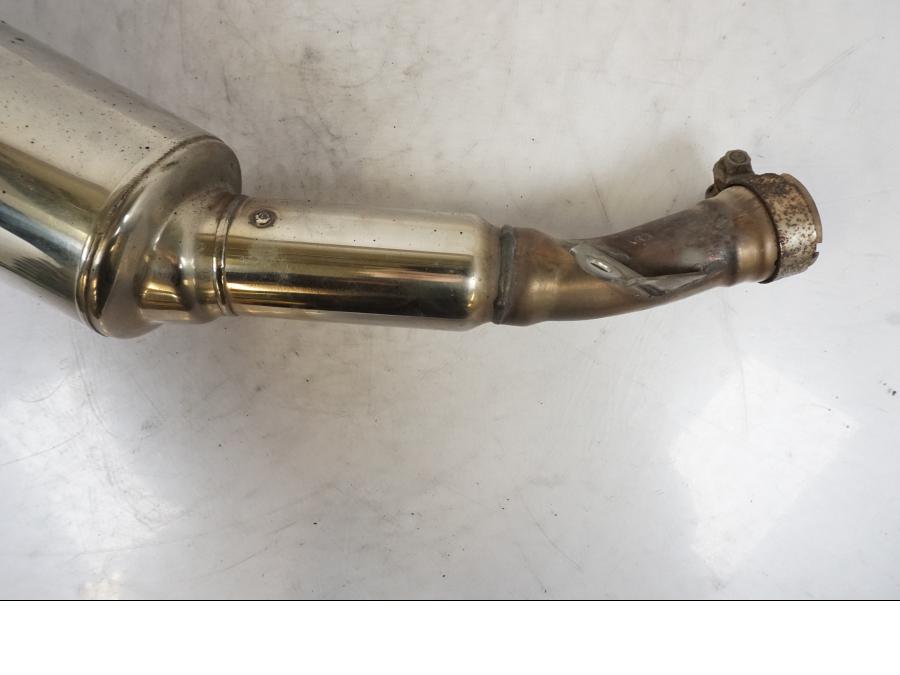 Baksidan på Ljuddämpare från en Honda VTR 1000 F -1997 motorcykel.