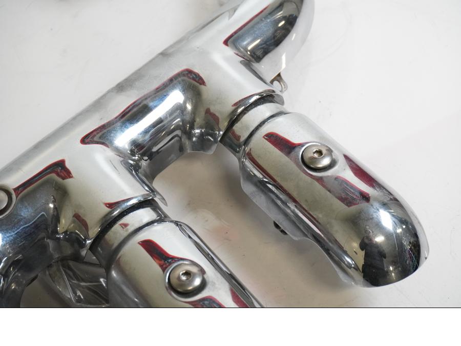 Höger sida på Värmeskydd från en Triumph Rocket III -2011 motorcykel.