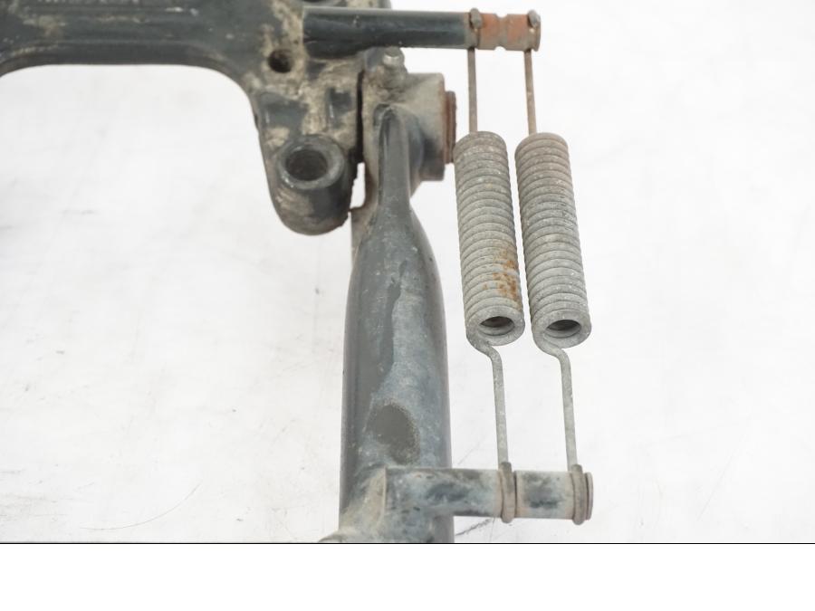 Vänster sida på Centralstöd från en BMW K 1100 LT -1999 motorcykel.