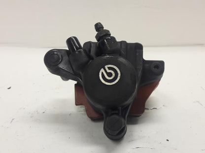 Framsidan på Bromsok från en BMW F 650 GS -2009 motorcykel.