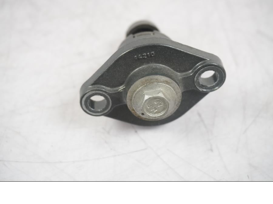 Framsidan på Kamkedjesträckare från en KTM 125 Duke -2017 motorcykel.