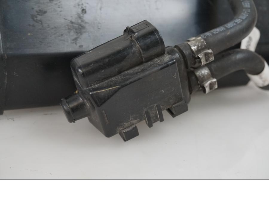 Höger sida på Solenoid från en H-D Adventure Pan America Special RA1250S -2021 motorcykel.