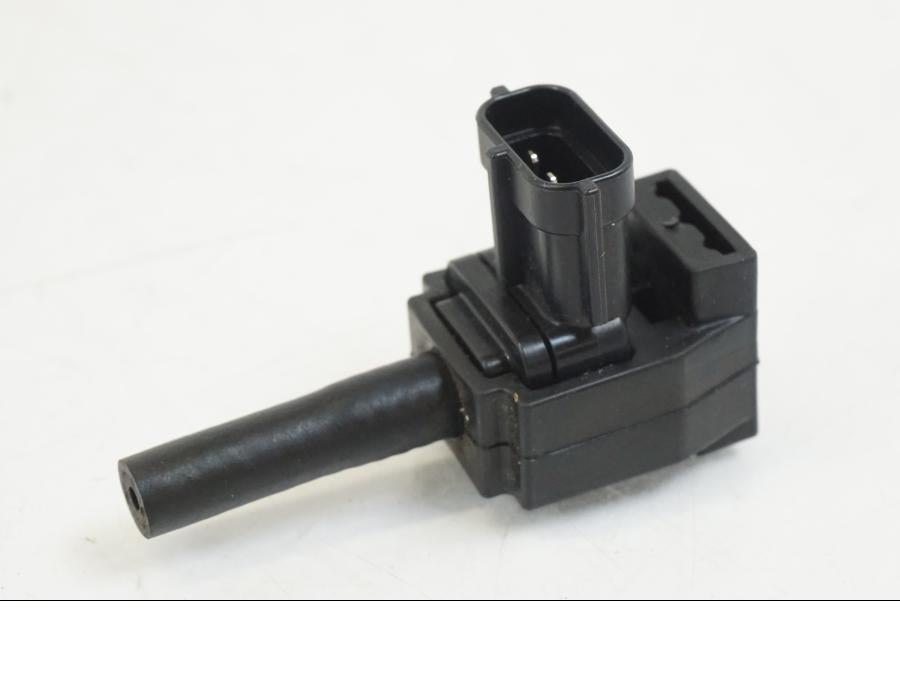 Framsidan på Trycksensor insprut från en Husqvarna 701 Supermoto -2020 motorcykel.