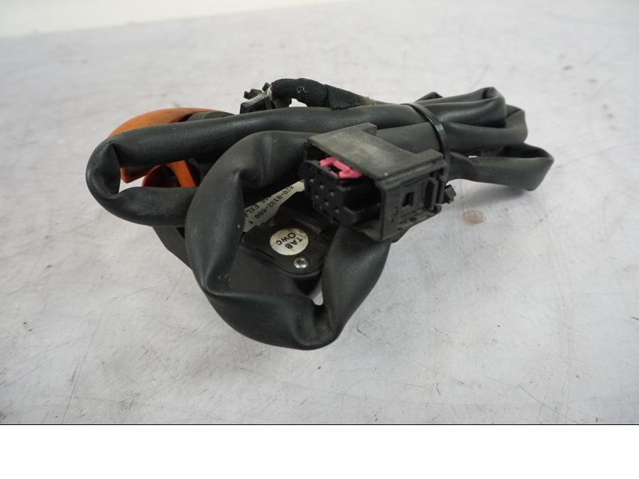 Vänster sida på Styrelreglage från en BMW R 850 R -2004 motorcykel.