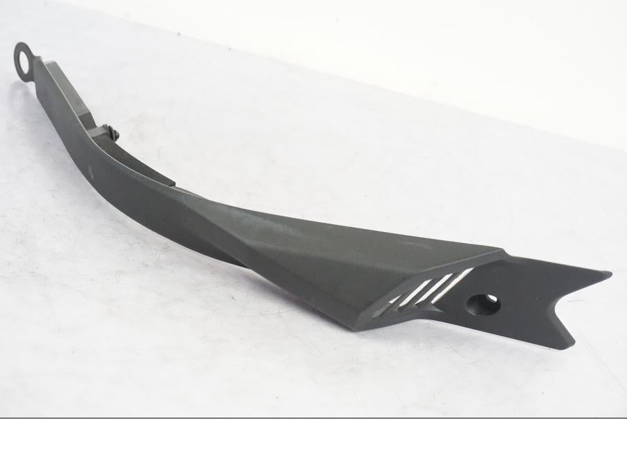 Framsidan på Luftintag från en Kawasaki ER-6N -2016 motorcykel.