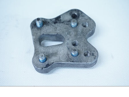 Framsidan på Fotpinnefäste inre från en Suzuki GSX-R 1000 -2008 motorcykel.