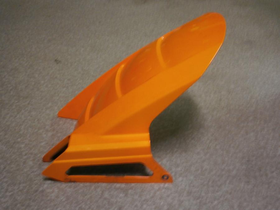 Framsidan på Svingskärm från en Kawasaki Z 1000 -2003 motorcykel.