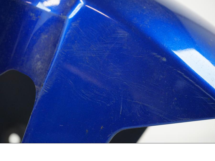 Extrabild3 på Framskärm från en Suzuki SV 650 S -2005 motorcykel.