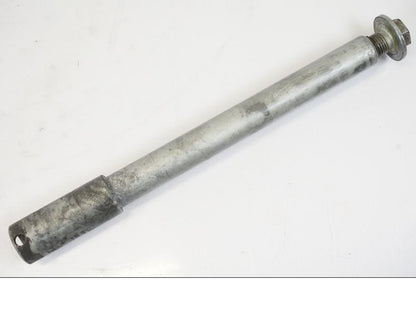 Framsidan på Axel från en BMW R 1150 RS -2003 motorcykel.