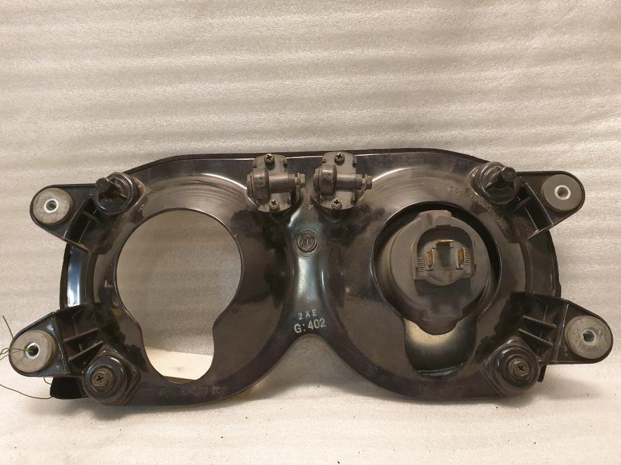 Baksidan på Strålkastare från en Kawasaki ZXR 750 -1993 motorcykel.