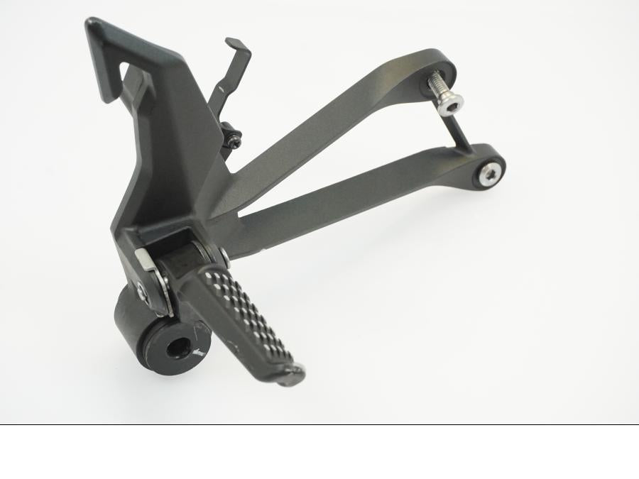 Snett uppifrån på Fotpinne från en Kawasaki Z 1000 -2014 motorcykel.