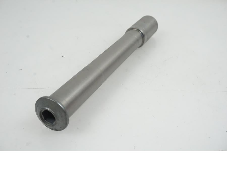 Baksidan på Axel från en BMW R Ninet -2017 motorcykel.