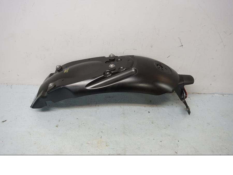 Baksidan på Bakskärm från en Triumph Street Twin -2016 motorcykel.