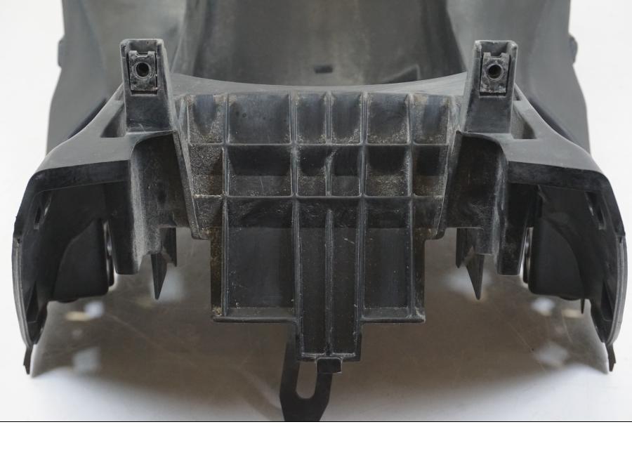 Extrabild6 på Undertail från en Honda ST 1300 -2002 motorcykel.