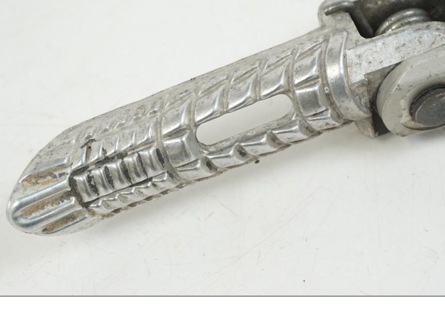 Snett uppifrån på Fotpinne från en Suzuki GSX-R 1000 -2007 motorcykel.