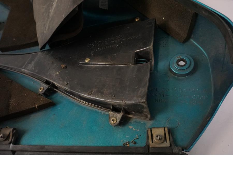 Extrabild4 på Sidkåpa från en Honda VFR 750 -1994 motorcykel.