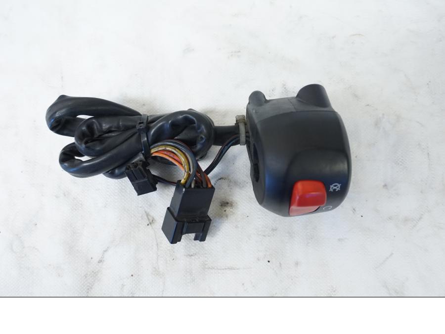 Baksidan på Styrelreglage från en Suzuki GSX-R 750 -2001 motorcykel.