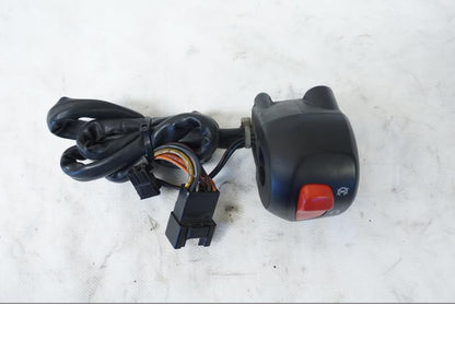 Baksidan på Styrelreglage från en Suzuki GSX-R 750 -2001 motorcykel.