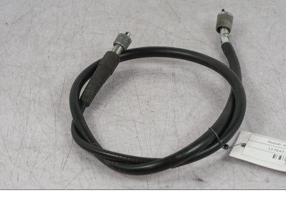 Framsidan på Hastighetsmätarvajer från en Suzuki VZ 800 -2000 motorcykel.