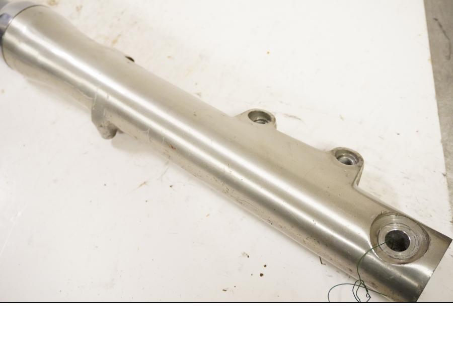 Baksidan på Gaffelben från en Kawasaki VN 1500 -1994 motorcykel.