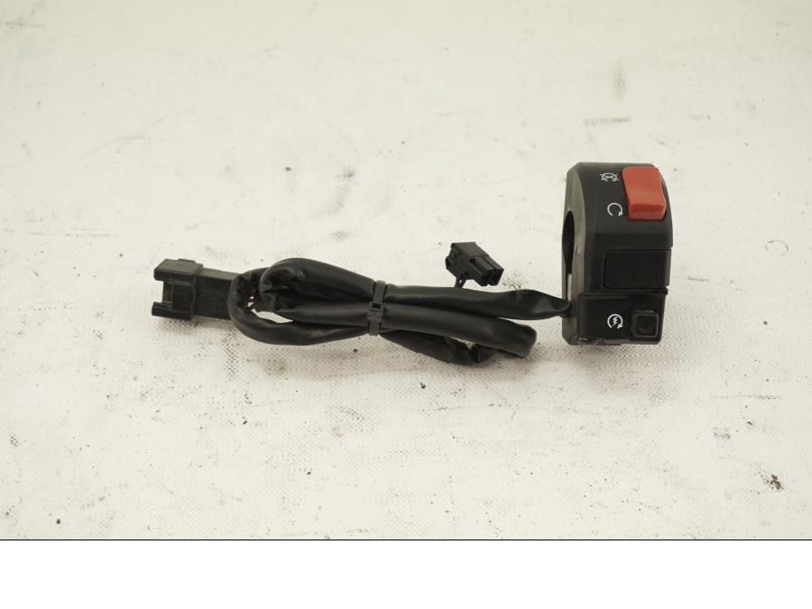 Framsidan på Styrelreglage från en Suzuki DL 1000 -2005 motorcykel.