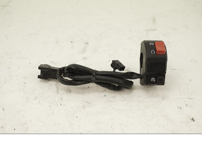 Framsidan på Styrelreglage från en Suzuki DL 1000 -2005 motorcykel.