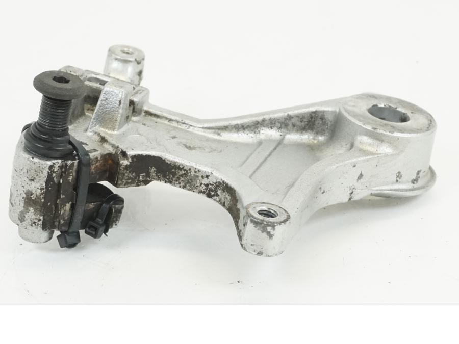 Höger sida på Bromsoksfäste från en Honda XRV 750 -2001 motorcykel.