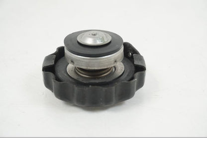 Vänster sida på Vattenkyllock från en Honda CBR 125 R -2006 motorcykel.