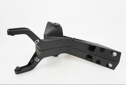 Snett uppifrån på Baklampfäste från en KTM 790 Duke -2018 motorcykel.