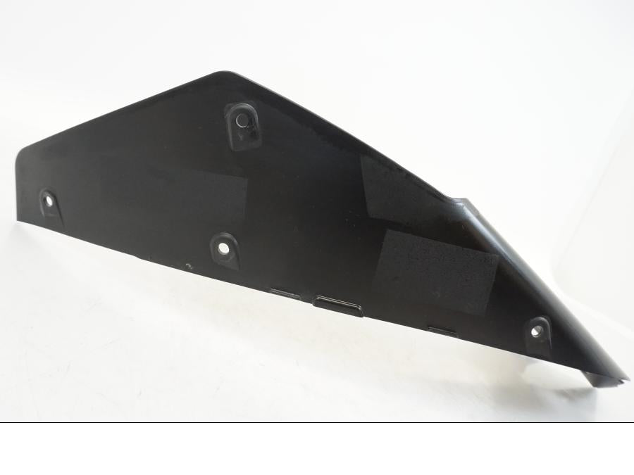 Vänster sida på Toppkåpsinsida från en Kawasaki NINJA 400 -2020 motorcykel.