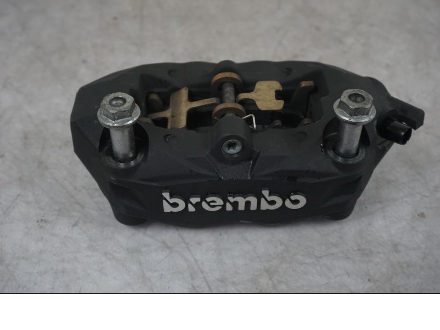 Framsidan på Bromsok från en BMW F 800 R -2018 motorcykel.