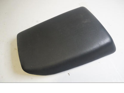 Baksidan på Sadel från en Kawasaki ZX-7R -1996 motorcykel.