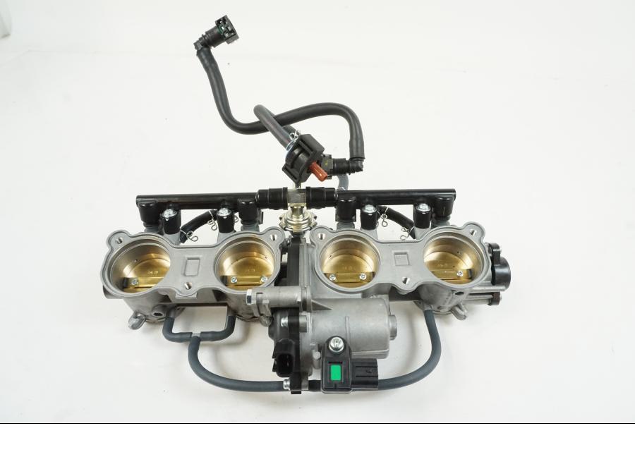 Framsidan på Spjällhus från en Yamaha MT-10 -2022 motorcykel.